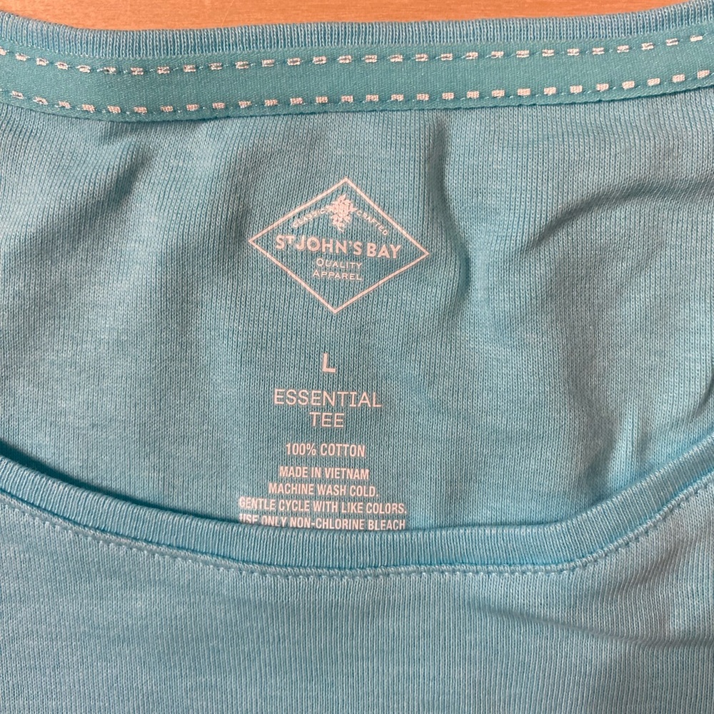 St. John's Bay Aqua Short Sleeve Tee Large (QK) - Picture 4 of 6